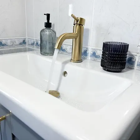 Cheap, Near & Easy Parking - By Solstad Lejlighed Kavala