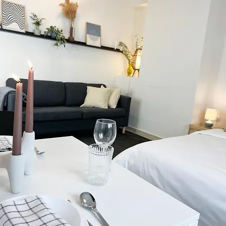 Cheap, Near & Easy Parking - By Solstad アパート カヴァラ