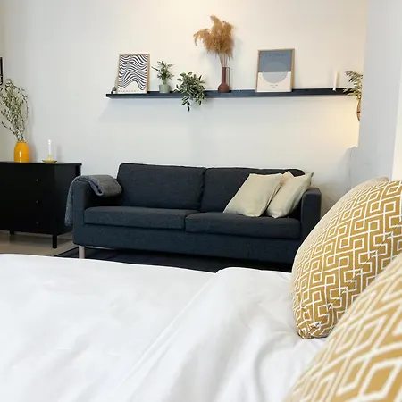 Cheap, Near & Easy Parking - By Solstad * カヴァラ