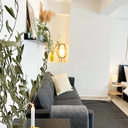 Cheap, Near & Easy Parking - By Solstad カヴァラ