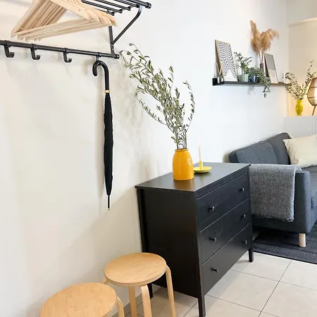 Cheap, Near & Easy Parking - By Solstad *